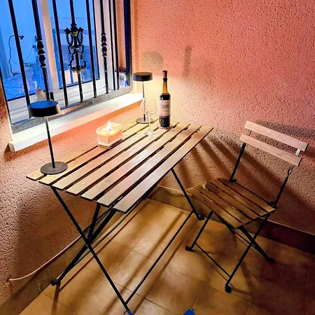 Sunny Getaway With Pool & Rooftop Views Vm77 Apartman *